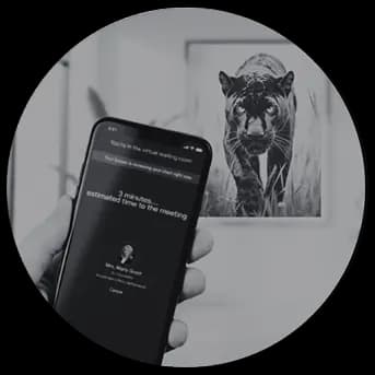 Poster van The Law Firm met persoon in de voorgrond die mobiel vasthoudt en belt voor juridische hulp